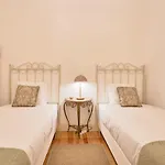 Spacious Apartment In The Perfect Lisbon Location, By Timecooler